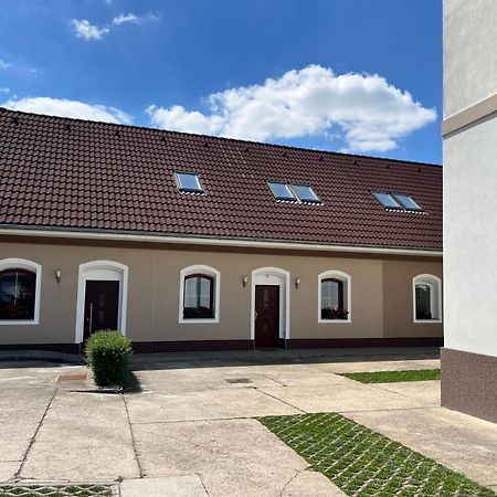 Penzion Manes Krabcice Eksteriør billede